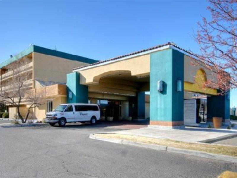 Ramada By Wyndham Albuquerque Midtown Hotel Exterior photo